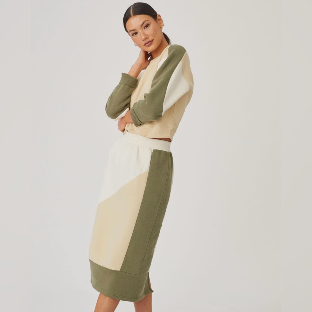 NWT 🆕 Anthro ~ Cozy Daily Practice Colorblocked Sweatshirt/Midi Skirt Set - XS